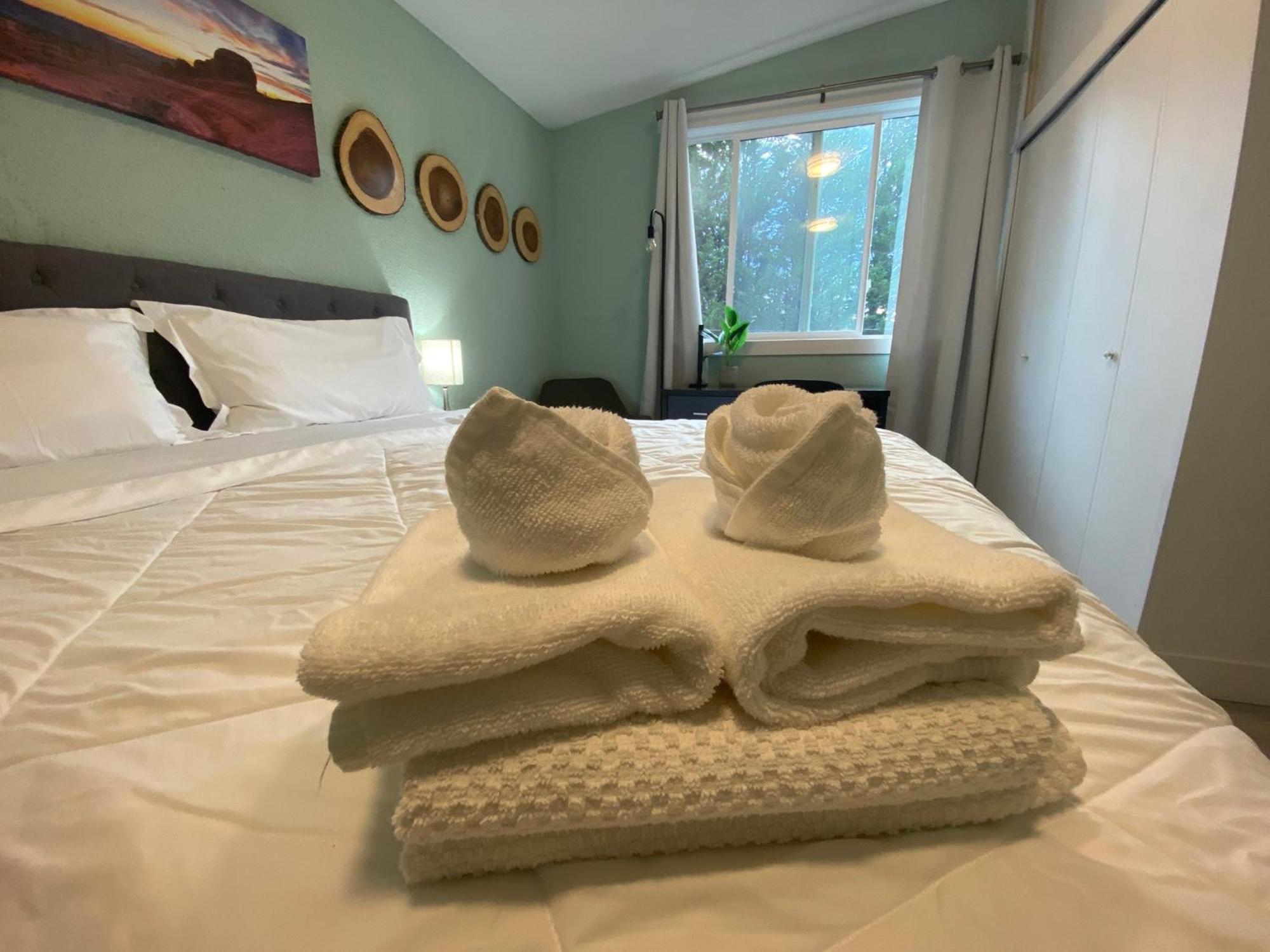 Hudson Homes Bnb Saanich Zewnętrze zdjęcie